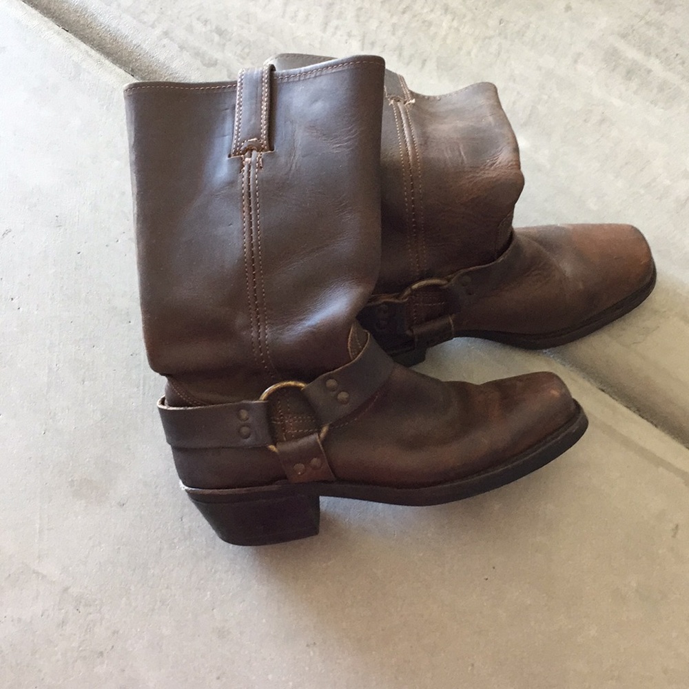REAL LEATHER. Hardly used boots. Oil resistant